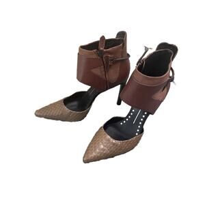 Dolce Vita woman shoes size 10. Brown leather